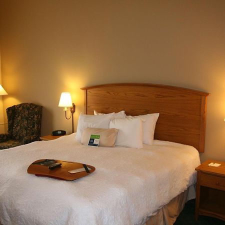 Hampton Inn Гънтърсвил Екстериор снимка