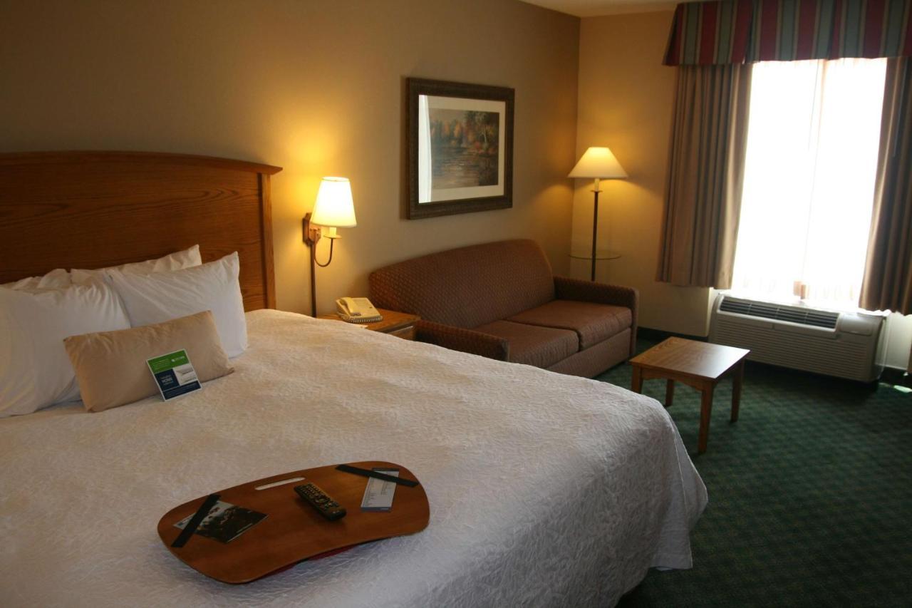 Hampton Inn Гънтърсвил Екстериор снимка