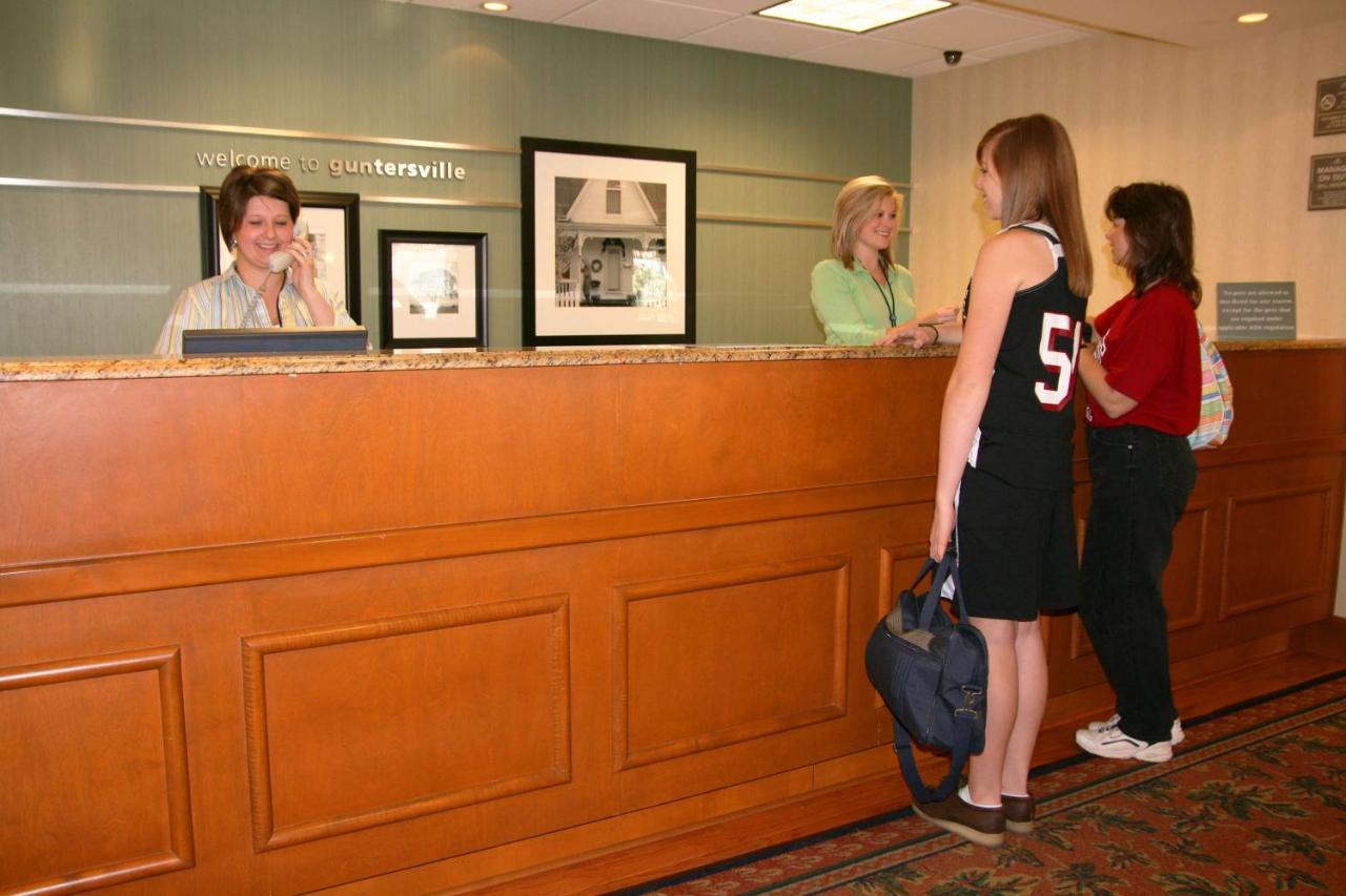 Hampton Inn Гънтърсвил Екстериор снимка
