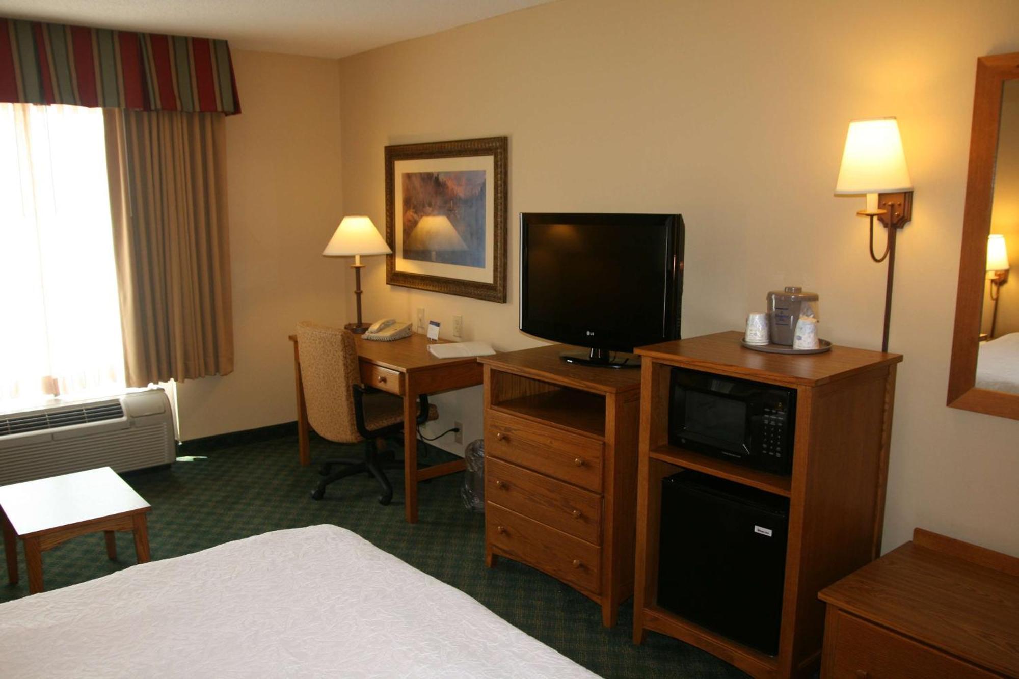 Hampton Inn Гънтърсвил Екстериор снимка