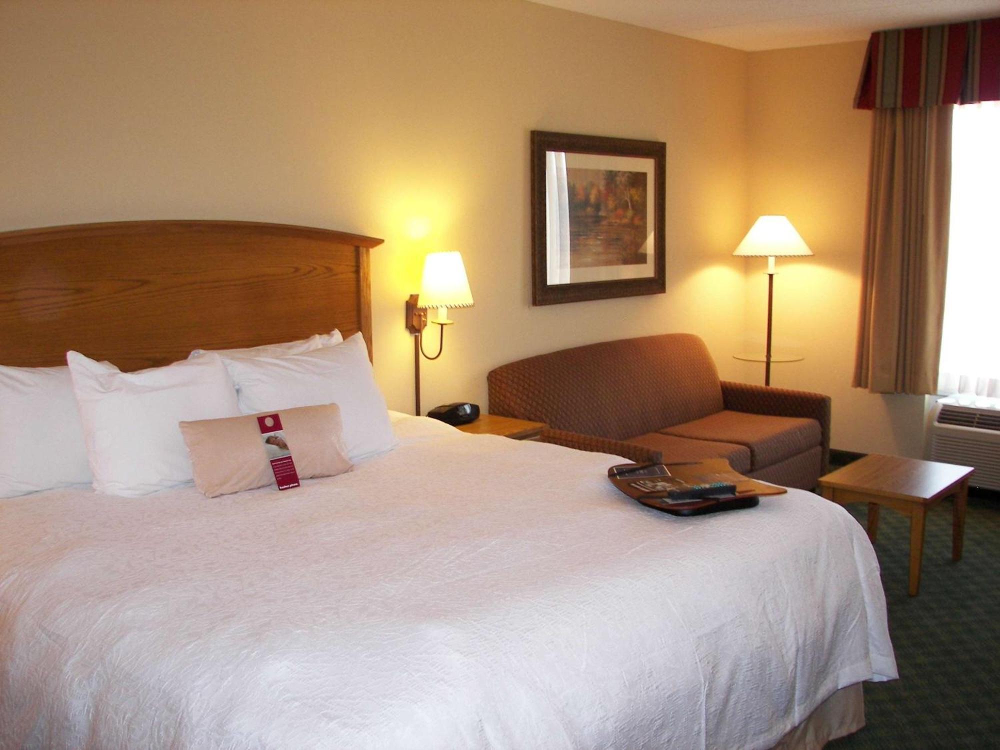 Hampton Inn Гънтърсвил Екстериор снимка